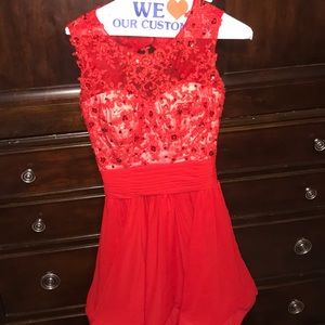 RED JUNIOR  PROMM DRESS